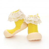 front and side view of Attipas Lady Yellow shoes